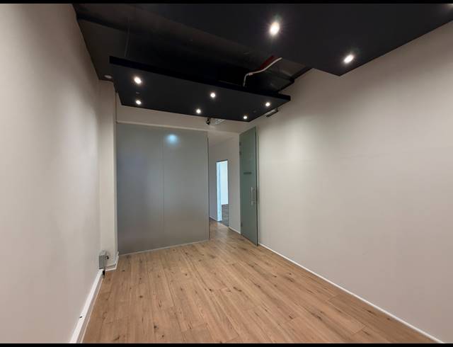148M² OFFICE TO LET IN SEA POINT